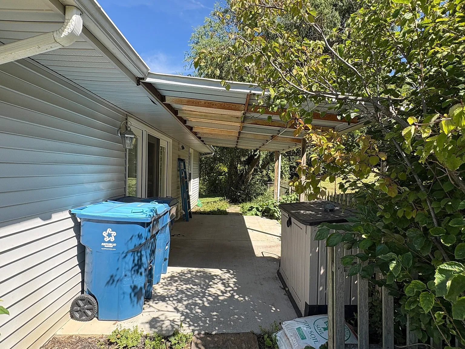3 bed, 1976 sqft, $1,650 — Photo 3