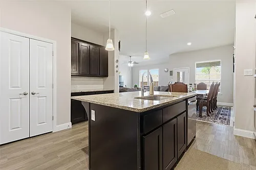 1012 Kensington Way Photo 1