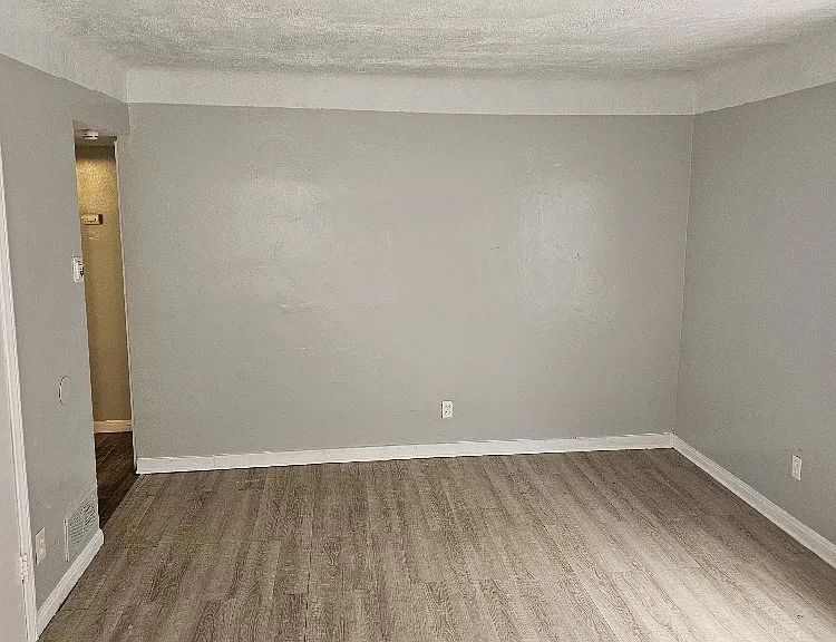 17335 Teppert St — Photo 6