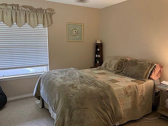 4th image of 8082 Stonebrook Dr