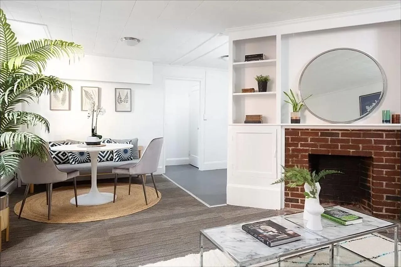 Studio, 369 sqft, $2,200 — Photo 4
