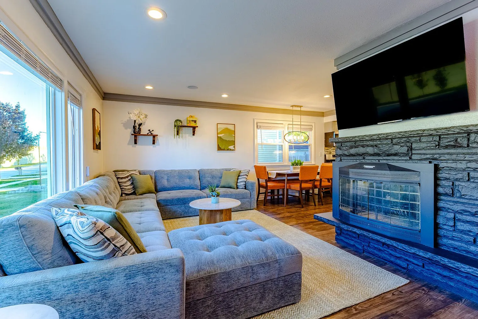 4 bed, 2.5 bath, 1797 sqft, $9,964 — Photo 3