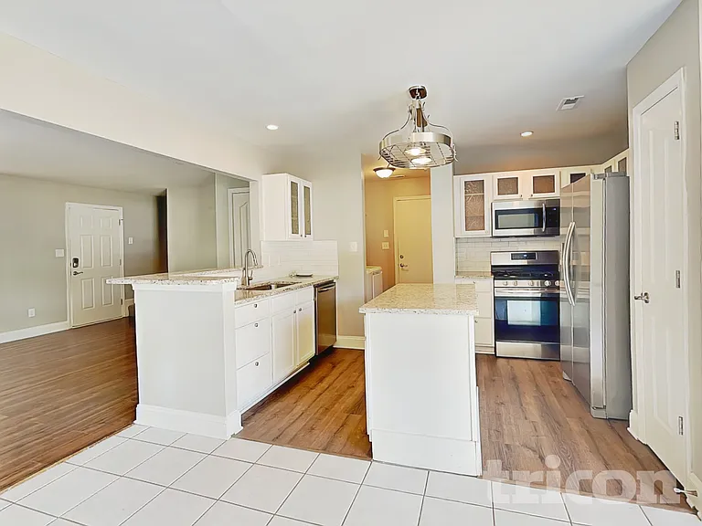 106 Newbury Dr — Photo 7