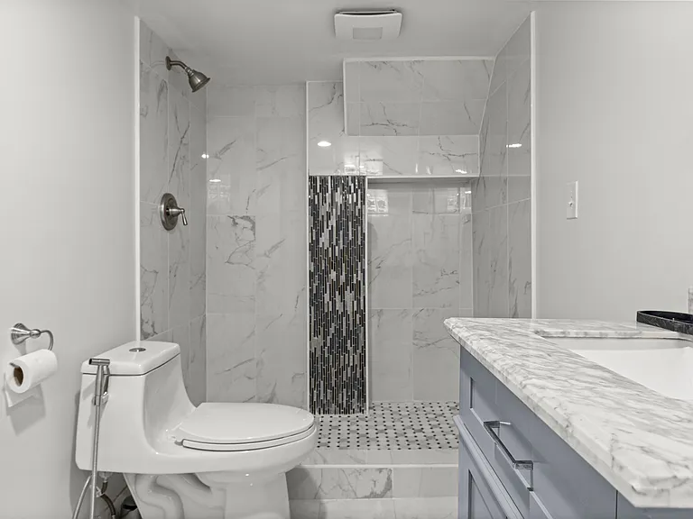 22312 Madison St — Photo 29
