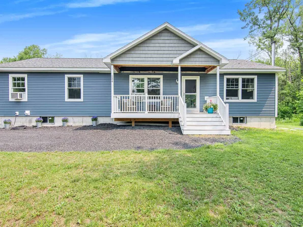 134 Pine Grove Circle, North Hero, VT 05474