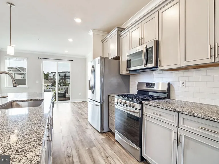 11687 Emily Dickinson Pl — Photo 9