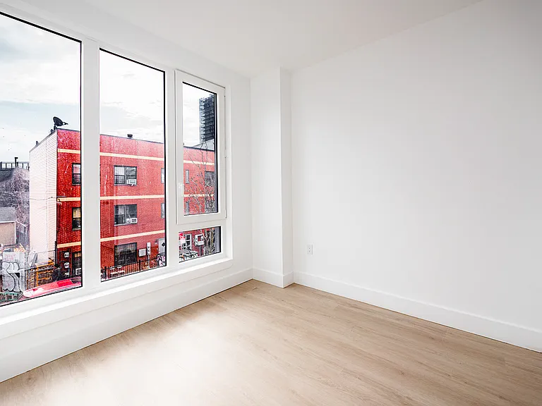 649 Hart St #2L — Photo 6