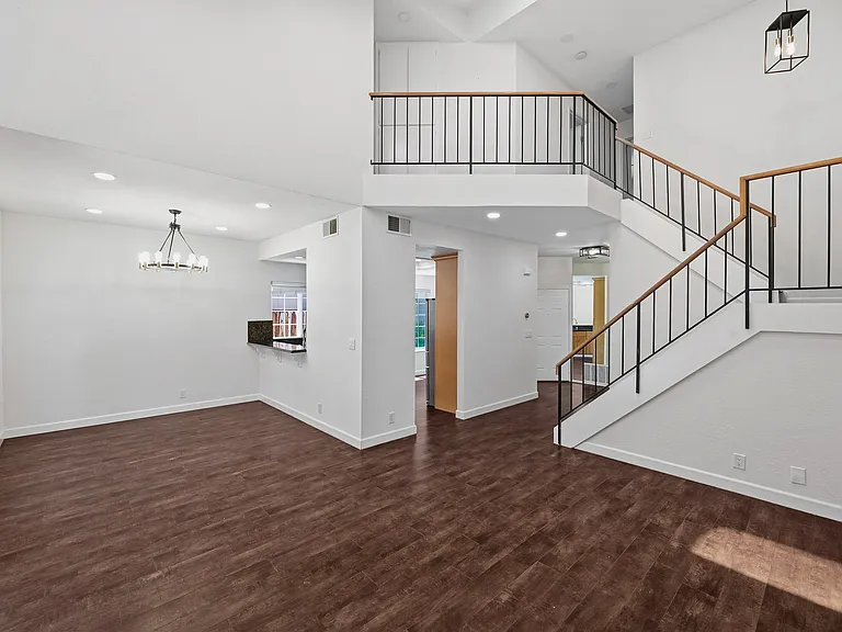 1286 Crestpoint Dr — Photo 11