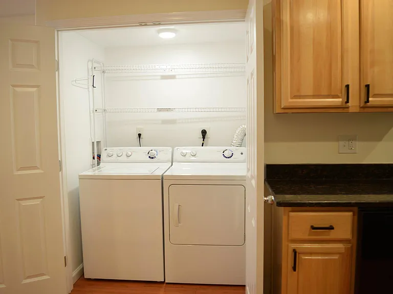2132 Sigel St — Photo 12
