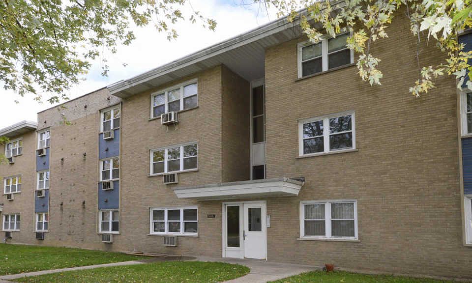 1st image of 5445 N California Ave APT 1C