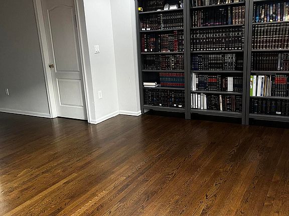 5th image of 131 Liverpool Court