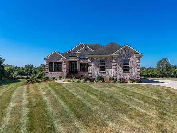 5th image of 316 Whispering Brook Dr