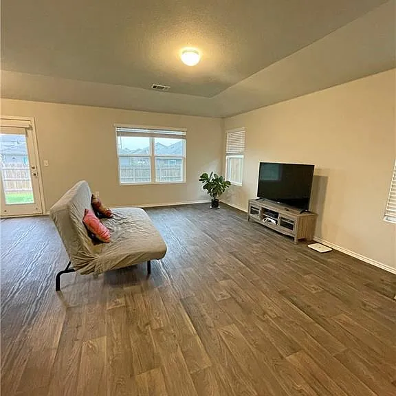 5825 Shanjia Dr — Photo 16