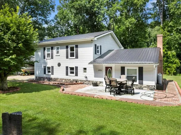 6701 Owens Rd, Radford, VA 24141