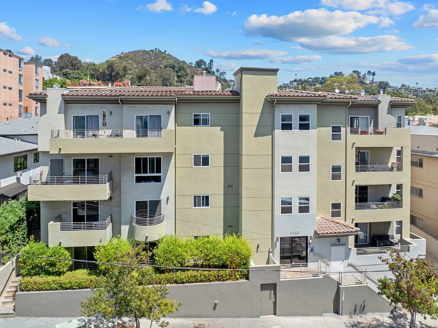 2 bed, 1610 sqft, $4,149 — Photo 1