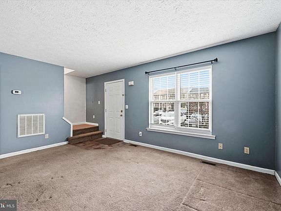 3rd image of 425 Surrey Club Ln