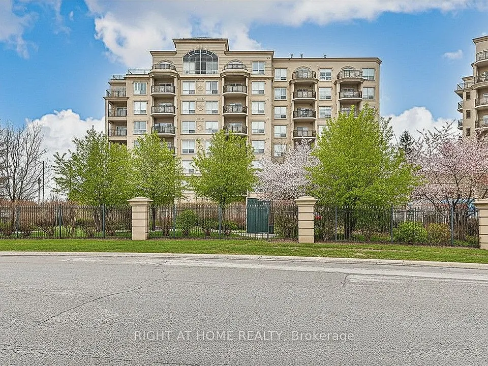 8 Maison Parc Ct #305