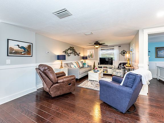 4th image of 4366 McCullough St #1