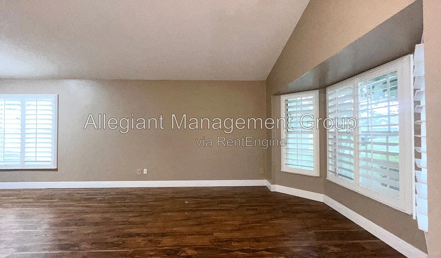3 bed, 2.0 bath, 1473 sqft, $2,199 — Photo 2