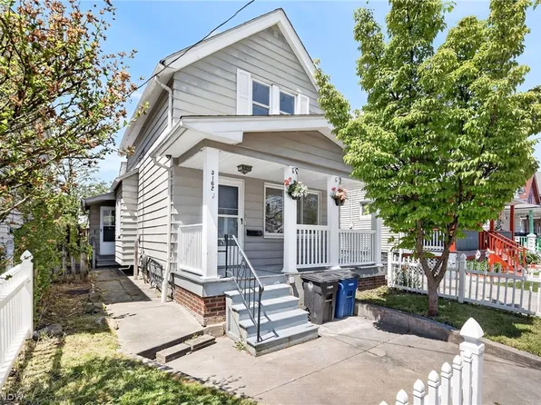 3162 W 104th St, Cleveland, OH 44111