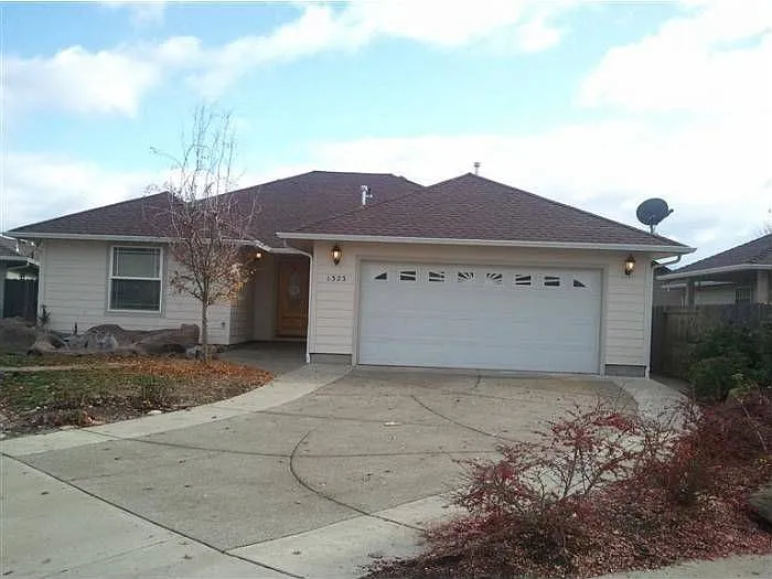 1323 SW Sturgeon Ct photo 1