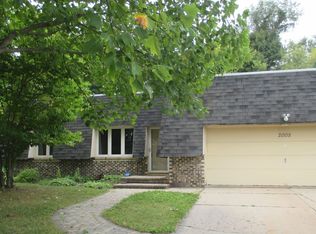 2005 Wichita Dr, Rockford, IL 61108