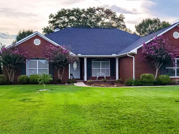 9725 Fairway Dr, Foley, AL 36535