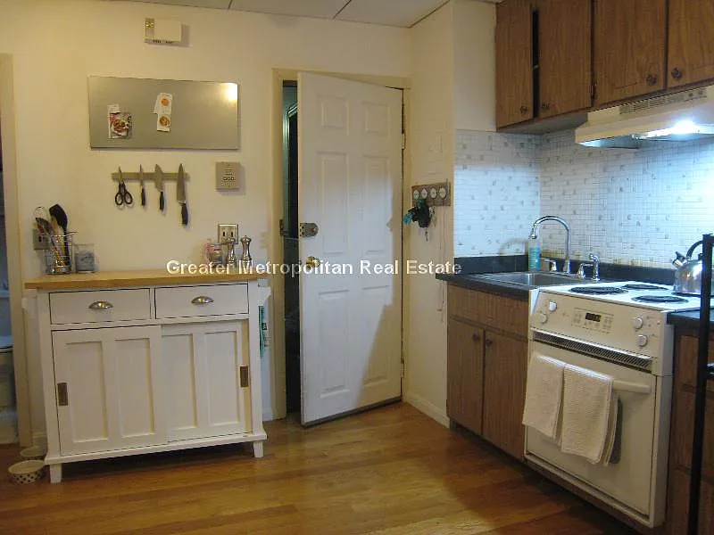 1 bed, 550 sqft, $2,300 — Photo 2