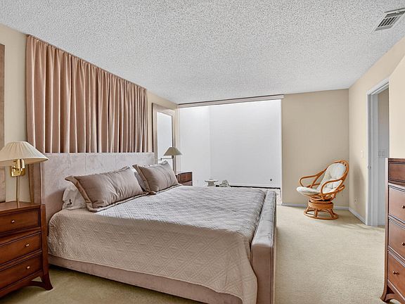 4th image of 19720 Sawgrass Drive #902