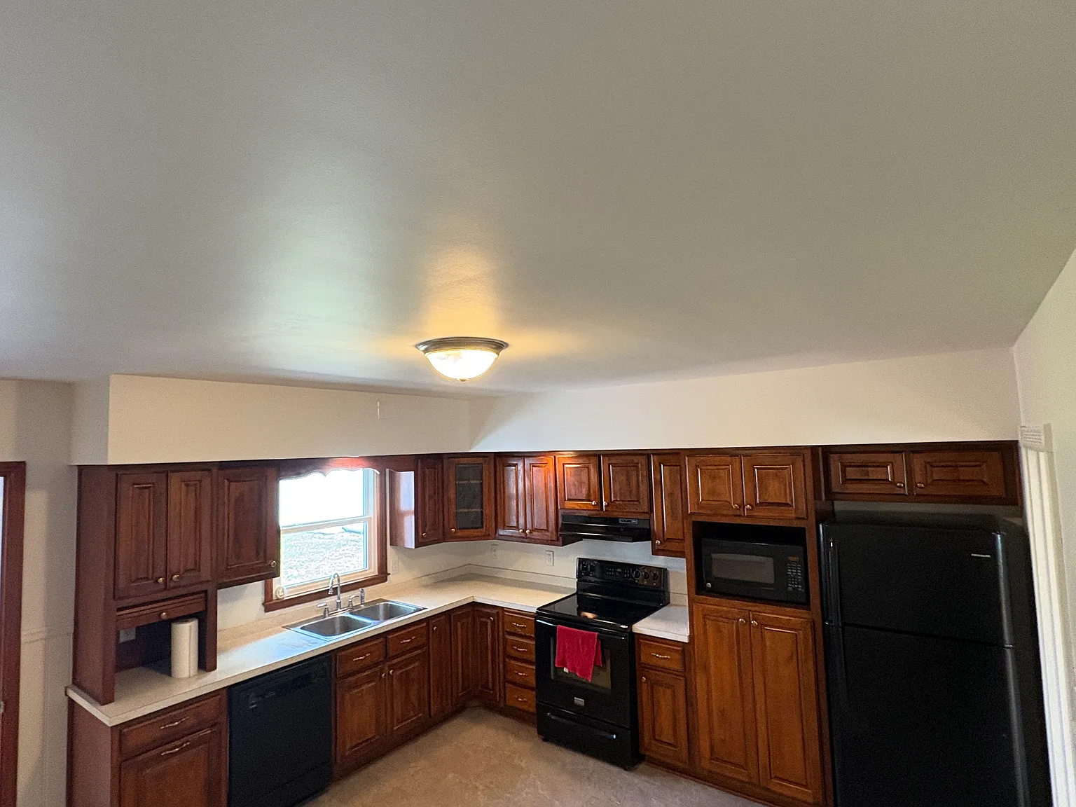 3 bed, 1.5 bath, 1793 sqft, $1,895 — Photo 2