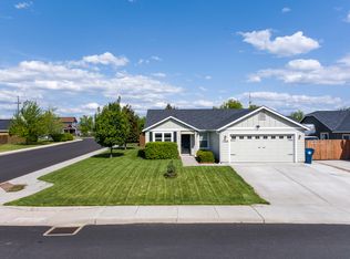2568 NE 3rd St, Redmond, OR 97756