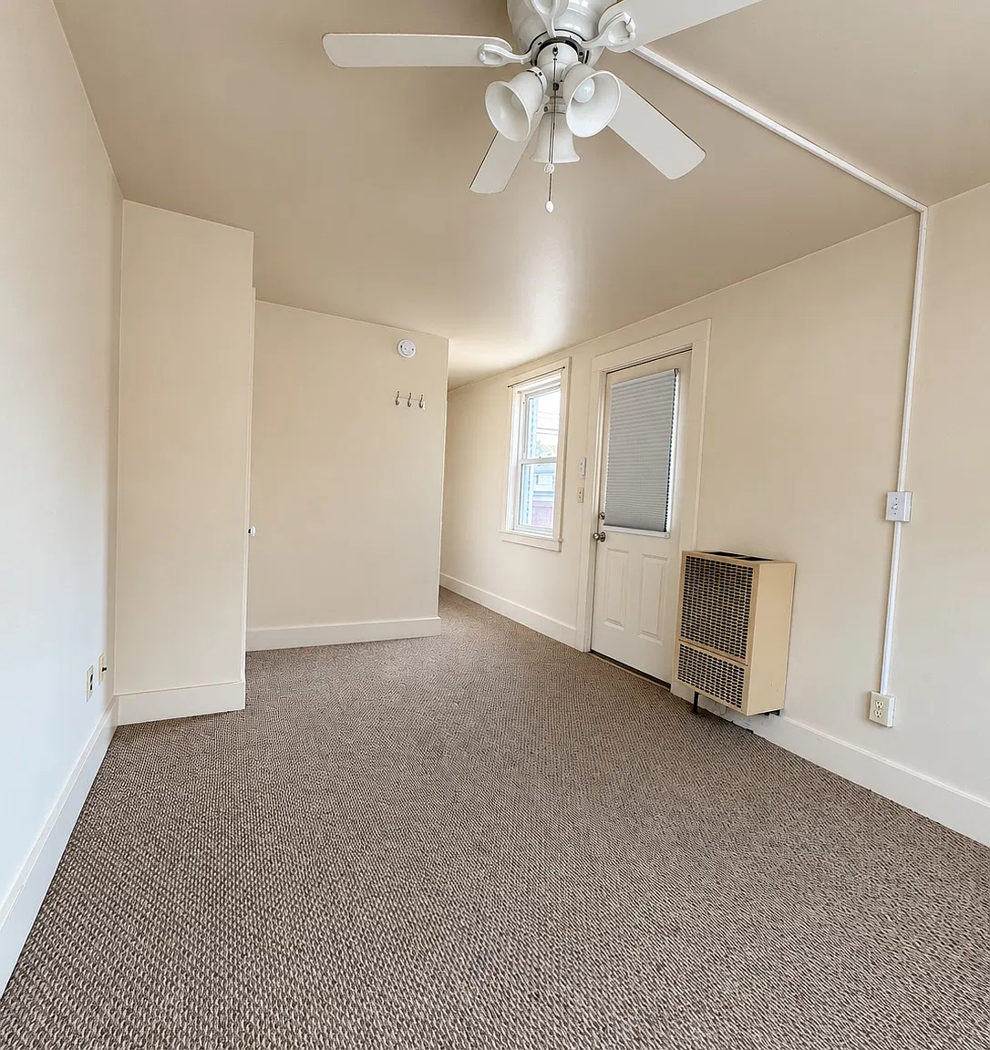 Studio, $1,595 — Photo 3