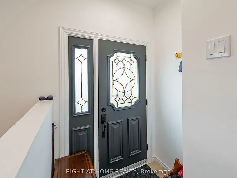 69 Alayne Cres — Photo 6