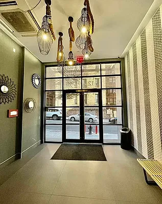 Rented by eRealty Advisors USA Inc | media 14