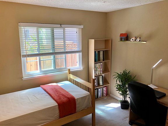 4th image of 3264 Ravenswood Way
