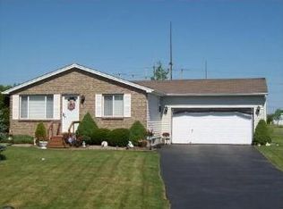 6923 Walmore Rd, Niagara Falls, NY 14304