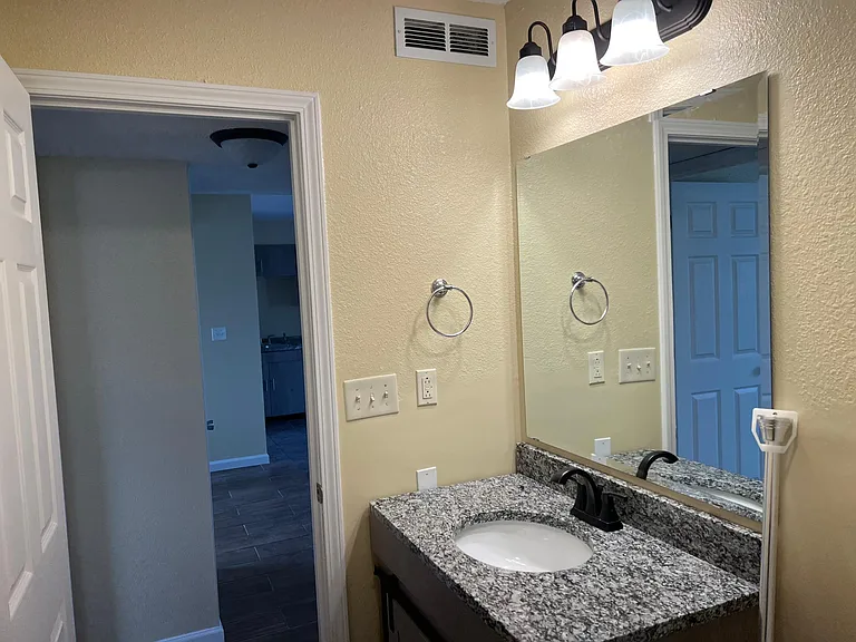 4 Village Dr #6 — Photo 1