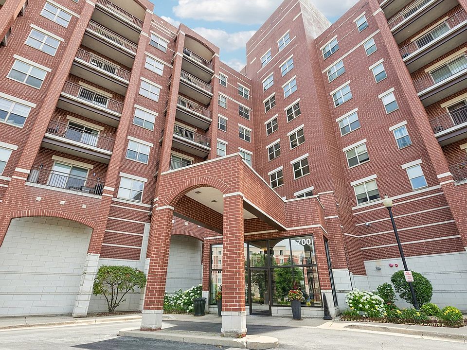 1st image of 1700 Riverwoods Dr APT 620