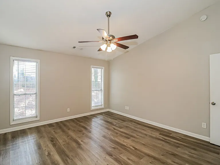 1394 Luther Way — Photo 10