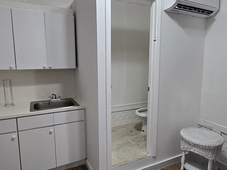 1901 SW 2nd Ave #2 — Photo 5