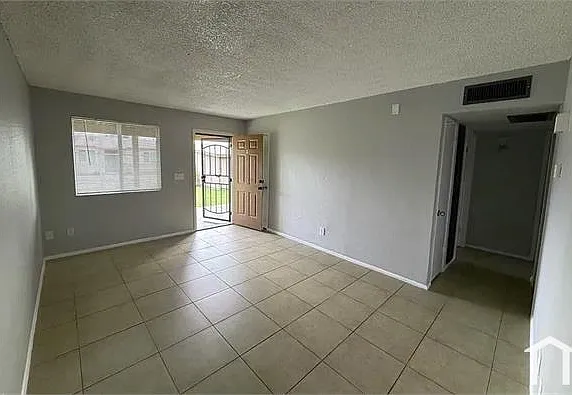 2 bed, 815 sqft, $1,450 — Photo 4