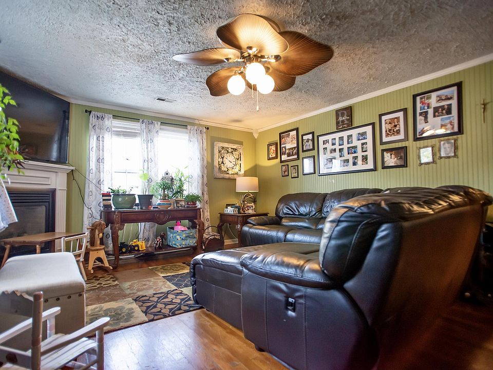 424 Bay St, Mt Carmel, TN 37645 Zillow