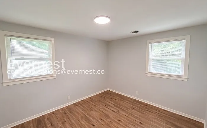 130 Roberta Dr — Photo 15