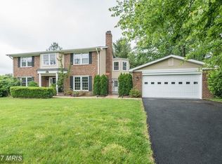 9807 Squaw Valley Dr, Vienna, VA 22182