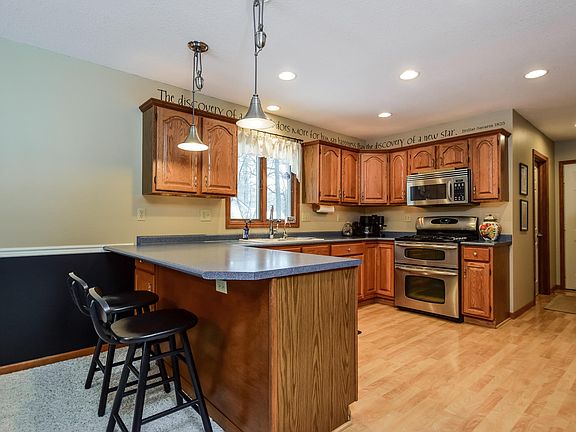 5th image of 5103 Shady Creek Dr
