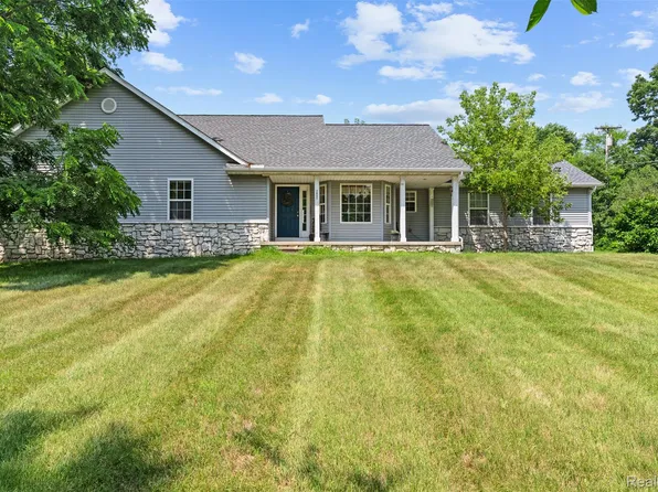 1631 E M 36, Pinckney, MI 48169