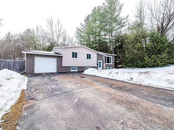 3rd image of 65 Armstrong Rd