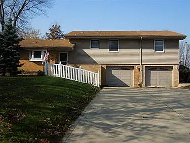 4408 McKenzie Dr photo 1