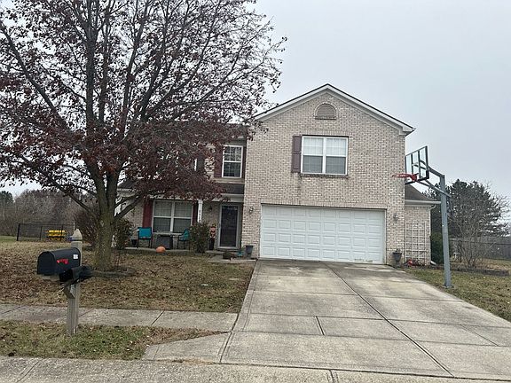 2nd image of 832 Stonehenge Way