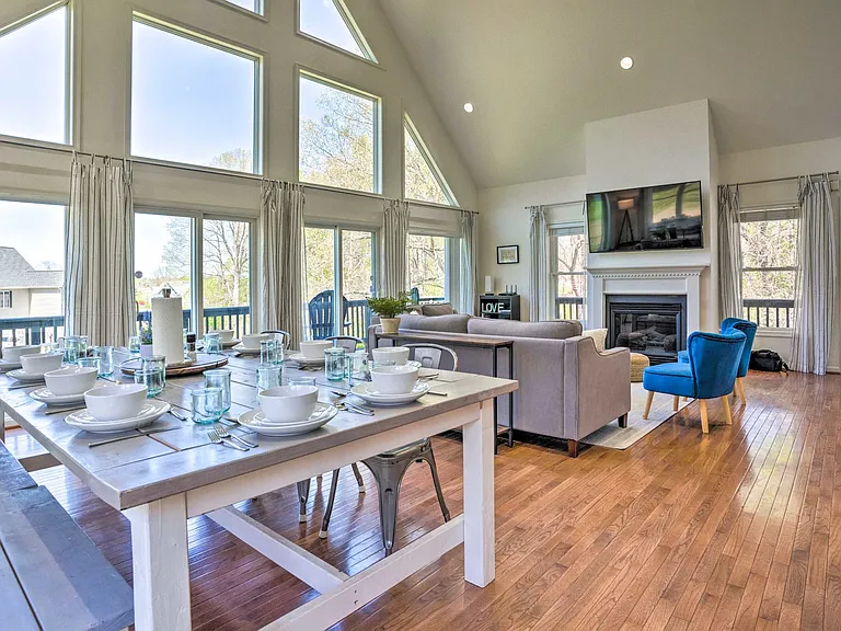 home comes fully furnished